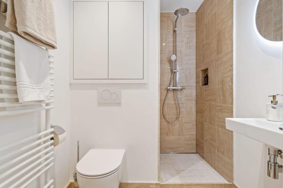Modern Studio With King Bed, Walk To Attractions Luksemburg Zewnętrze zdjęcie